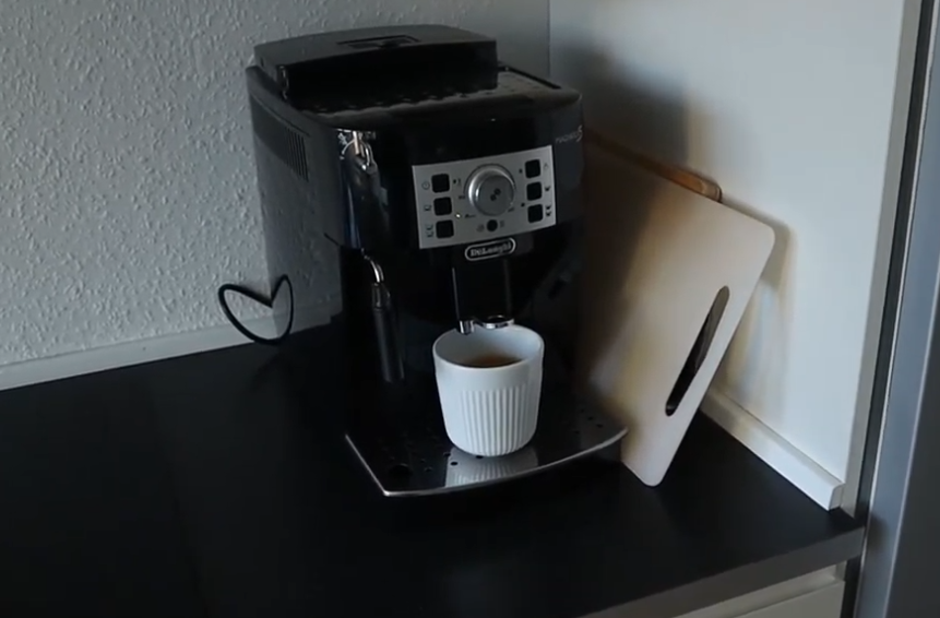 DeLonghi Magnifica Start ECAM220.60.B Bean to Cup Coffee Machine